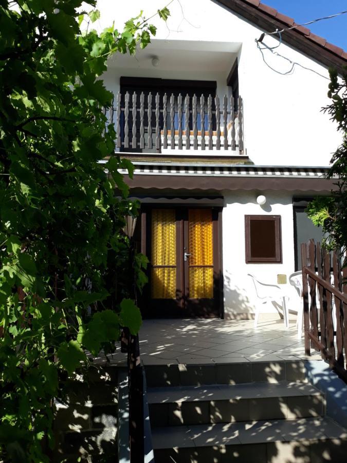 Retrovilla Balatonkenese Buitenkant foto